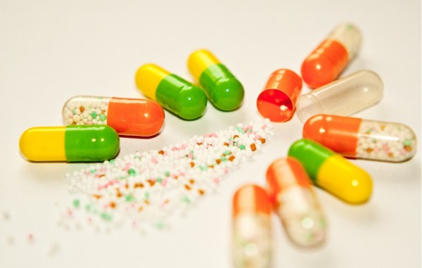 capsule_shell_color.jpg The color of the capsule shell is different from that of the cap and section